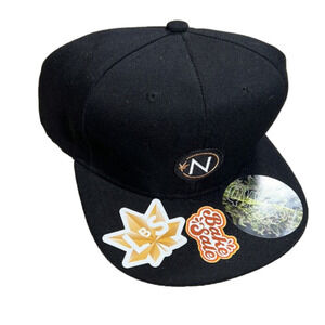 🌸 N Black Cap w Stickers